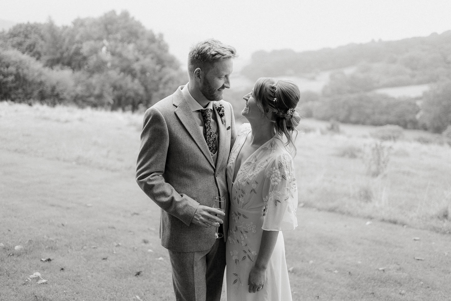 KATE JOHN SUGAR LOAF BARN WEDDING PHOTOGRAPHY 016 KATE JOHN SUGAR LOAF BARN WEDDING PHOTOGRAPHY 016